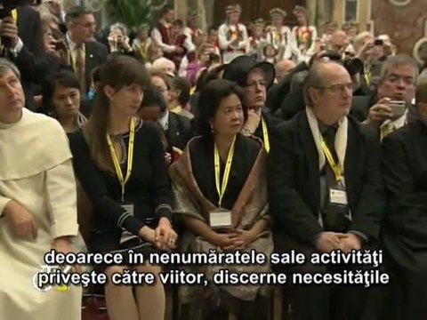 Benedict al XVI-lea: Transmiteţi moştenirea Papei Ioan Paul al II-lea