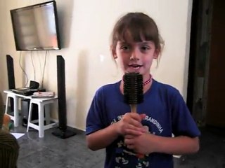 Grazielle canta musica de  Justin Bieber