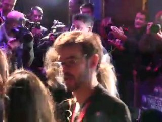 Madonna huée par les fans à la première de W.E. à Londres