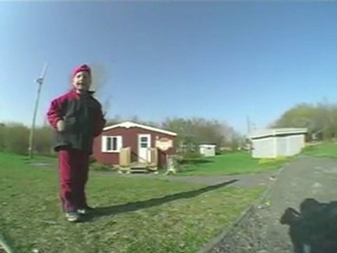 Mini Roi Heenok et son pistolet