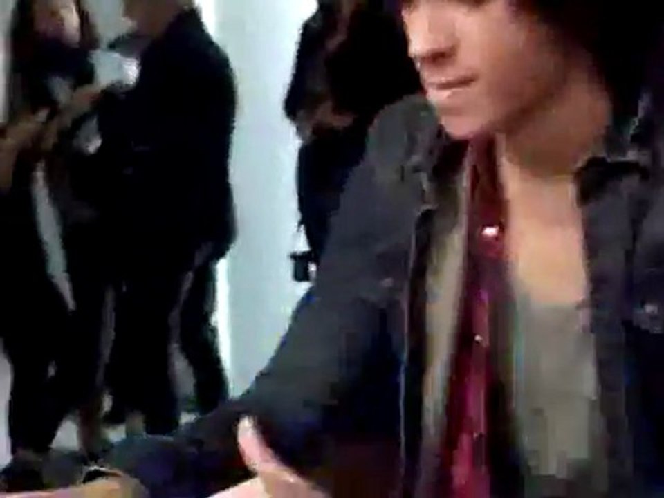 Julian Perretta - dédicasse fnac 25.10.2011