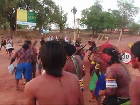 Indígenas e ambientalistas desocupam obras de Belo Monte