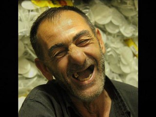 Melih Gürkök, Bir acayip adam...