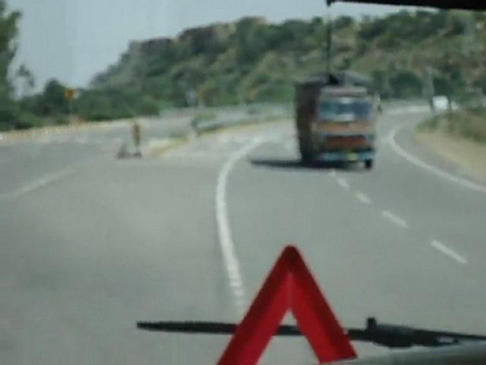 En Inde,à contresens sur voie rapide