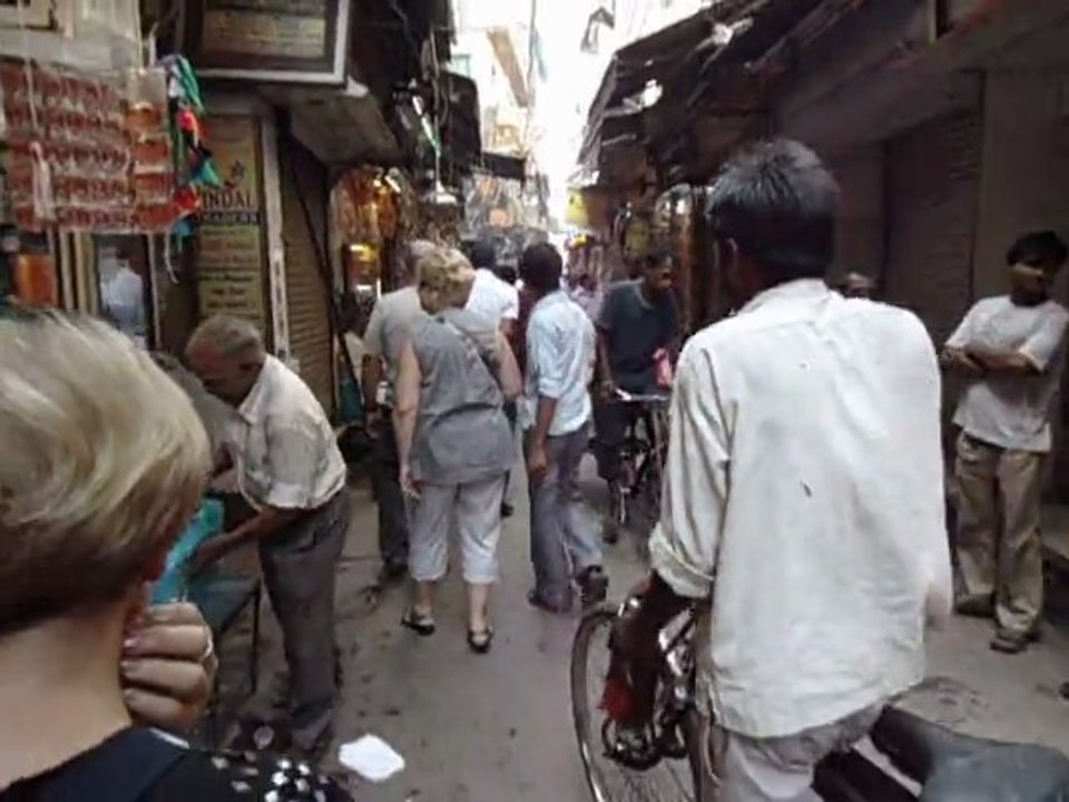 piéton à Old Delhi