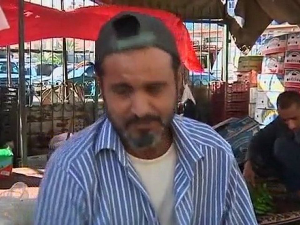 Gaddafi buried in secret location