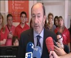 Rubalcaba con los voluntarios de su campaña