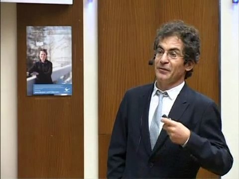 La vitesse de la lumière a-t-elle été dépassée par des neutrinos ? - Conférence d'Etienne Klein à Centrale Paris - 11 octobre 2011