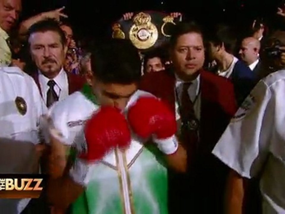 The Buzz: Khan vs. Peterson Press Conference