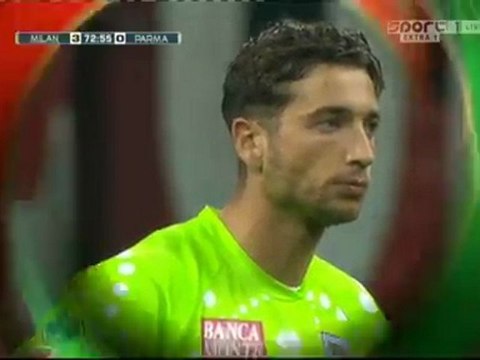 Ibrahimovic Goal: AC Milan 3-0 Parma - vivagoals.com