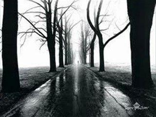 GÖZLERİN KAL DİYOR DUDAKLARIN GİT