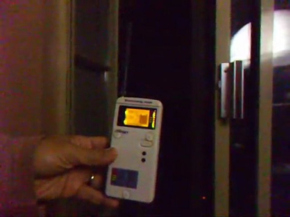 Can metal aluminium screen shield cell phone smart meters RF radiation raw test results Vancouver BC