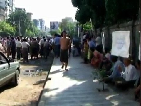 Farmers in rare Myanmar protest