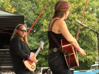 Chien à Plumes 2011 Cat Moyse