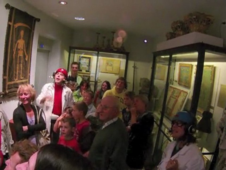 Dans le musée Joseph-Denais.
