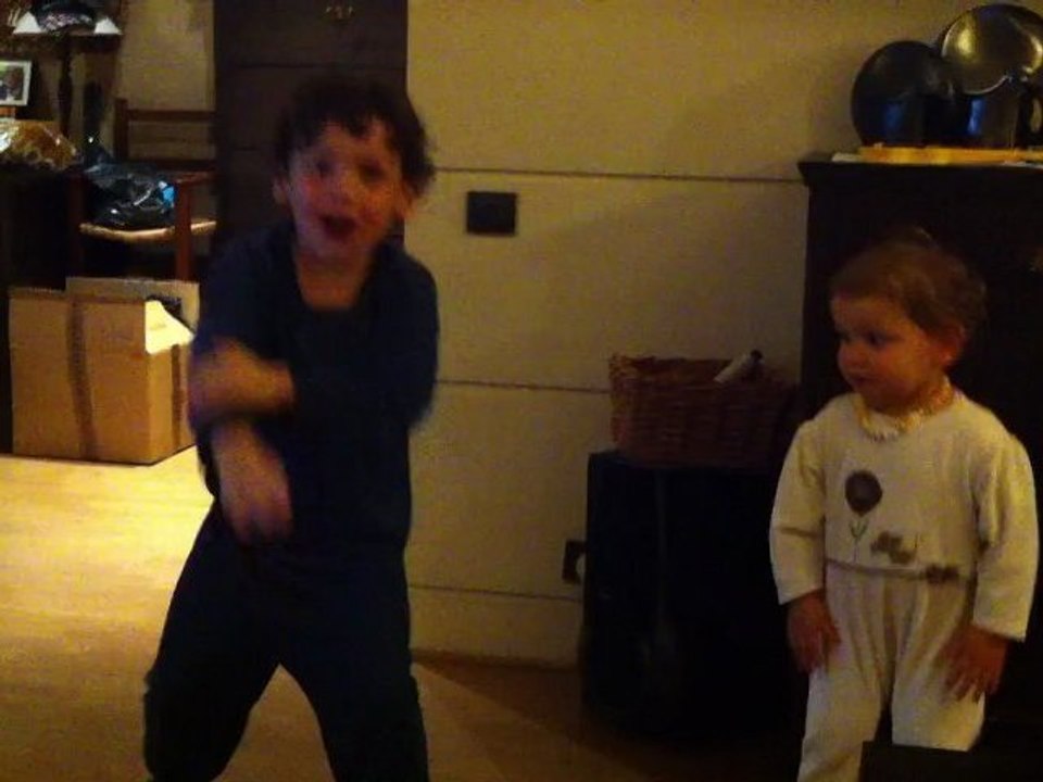 Esteban et Lalou font le haka