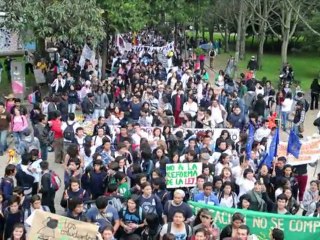 Estudiantes protestan en Colombia