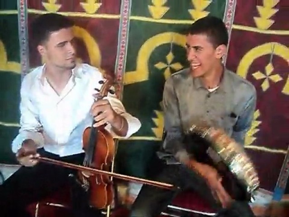 Taoufik ER-RAMY:  makin ghir dahk ou nachat ou cha3bi 3lach ghadi neb9a nchad f 9albi ou enkhabi ;)