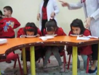 minikellersenlikte yogurt yeme