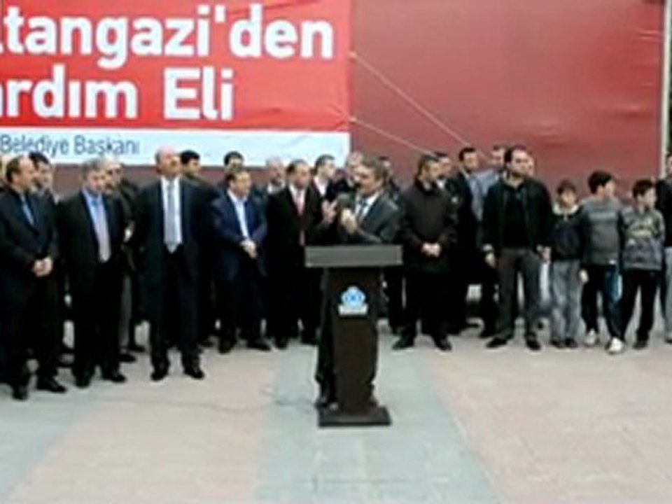 Sultangazi'den, Van'a 2 tır yardım