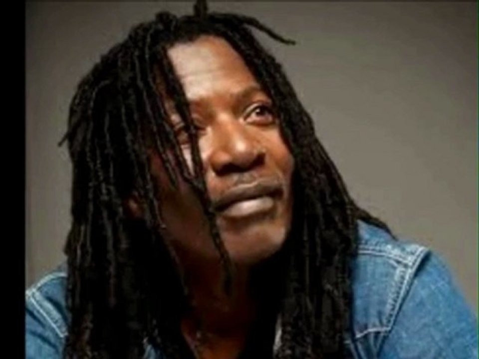 ALPHA BLONDY ....TROP BON TROP CON