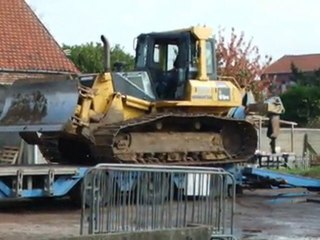 Chargement Komatsu D61PX