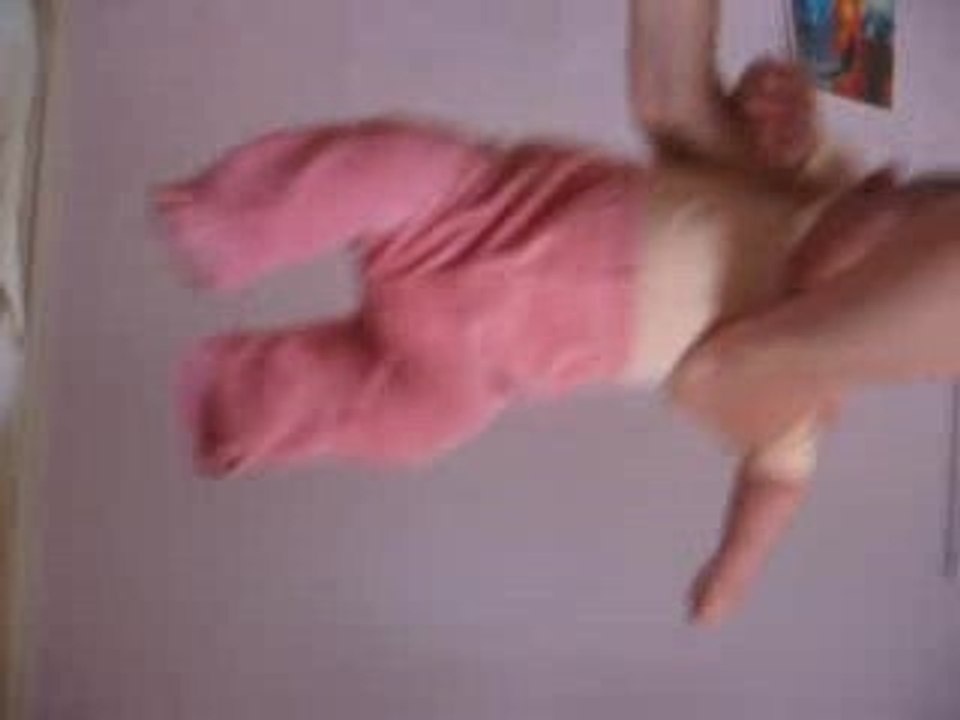 Maéline tiens debout !!