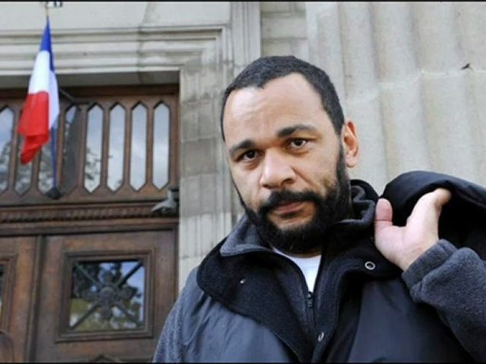 Dieudonné - Robert Ménard - Charlie Hebdo - Radio Sud 3 Nov 2011