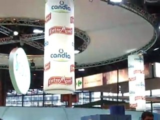 Les laitiers entourent les stands de Sodiaal et Danone