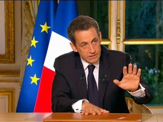 Sarkozy explique l'importance du triple A
