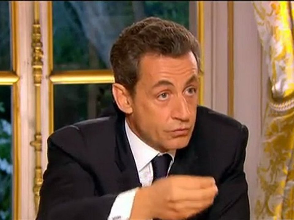 Sarkozy attaque les promesses de François Hollande