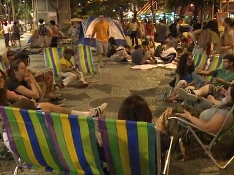 Des indignés occupent le centre de Rio