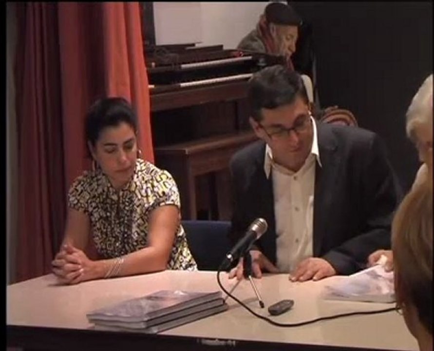 Entrega de firmas de cargos públicos a familiares de los cinco cubanos presos en EEUU