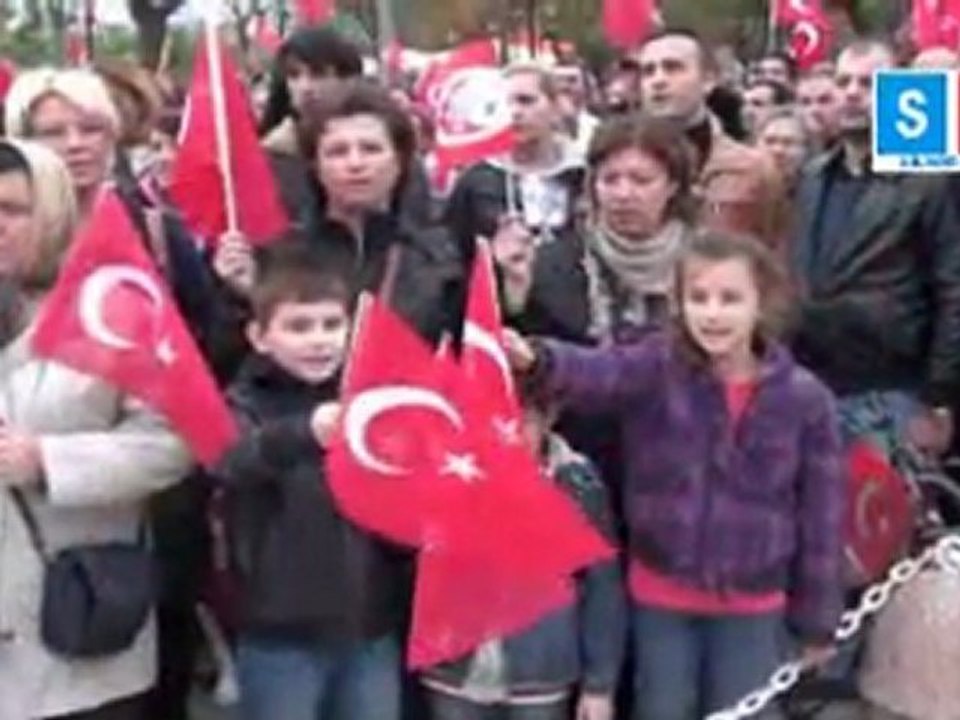 Chp’den Tepkili Cumhuriyet Yürüyüşü