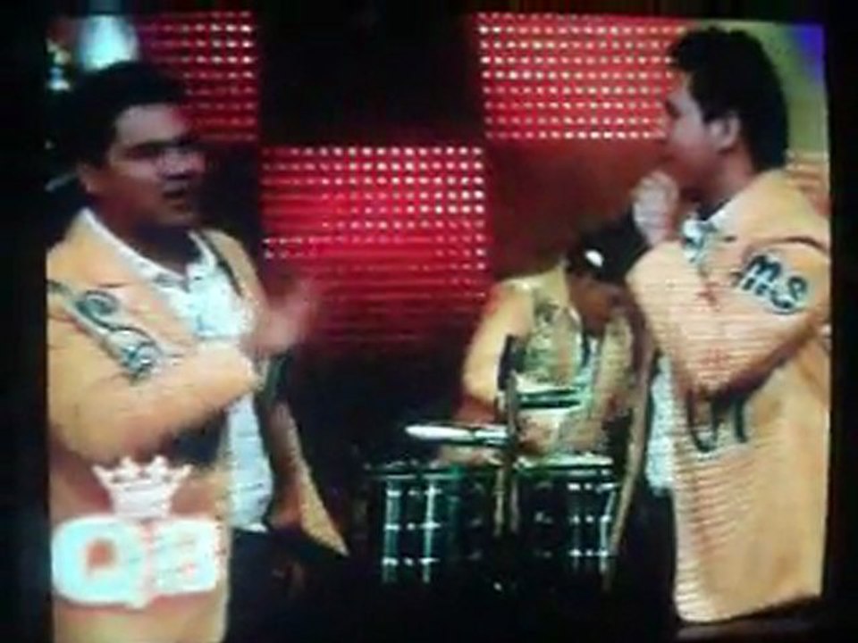 BANDA MS EN "QUE QUIERE LA BANDA"...CANTANDO ME TOCA A MI 27/OCT/2011