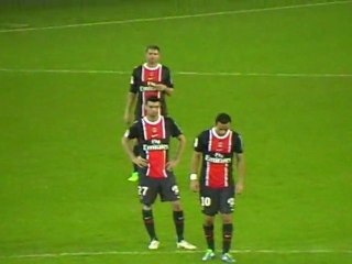 Tải video: Le penalty réussi de Néné face à caen au Parc des Princes le 29/10/2001