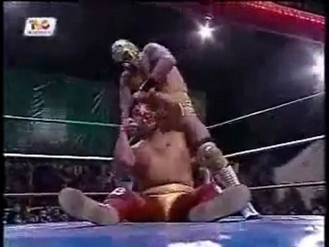 Mil Mascaras & Dr Wagner Jr vs Dos Caras & Canek . pt2