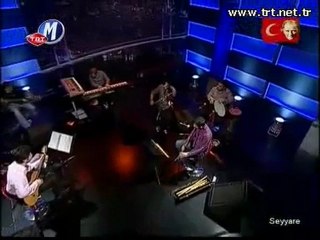 Başar Dikici Bir Kızıl Goncaya Benzer Dudağın