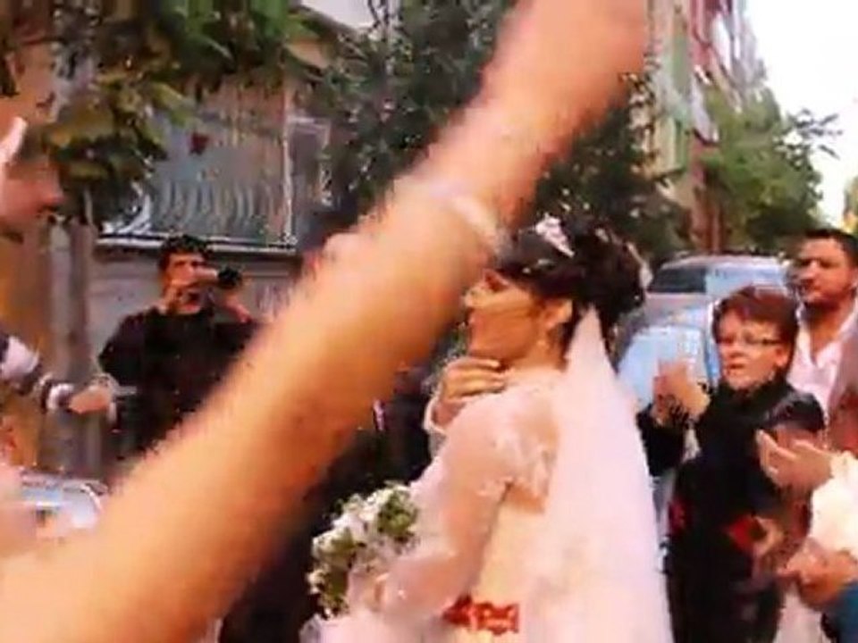 Mariage dans ma rue - bir düğün sokağımda