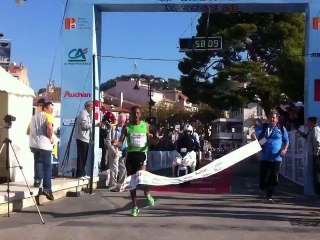 L'arrivée du Vainqueur Tsegay à 58 mn 09s