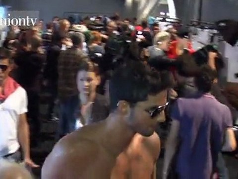 Dsquared2 Backstage - Milan Men Spring 2012 | FTV