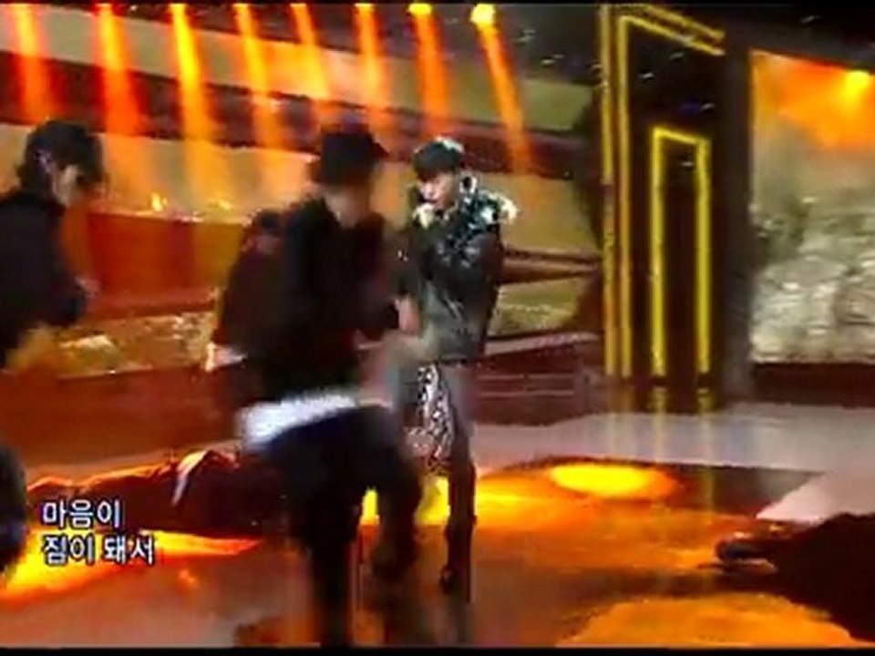 Tablo-(Epik-High)-ft-TaeYang-(BigBang)-Tomorrow-_-Comeback-Stage-1-2[www.savevid.com]