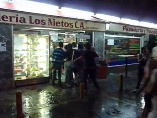 Zumbis à solta em Caracas