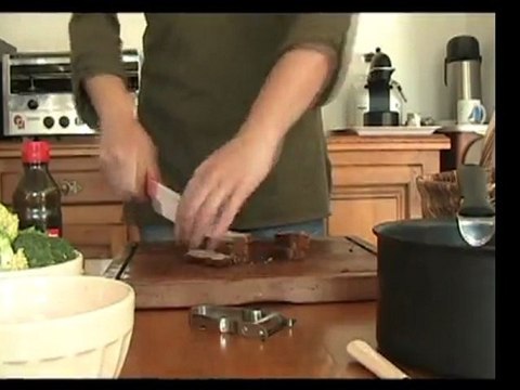 Linda Louis - Potée asiatique aux trompettes de la mort et aux légumes racines