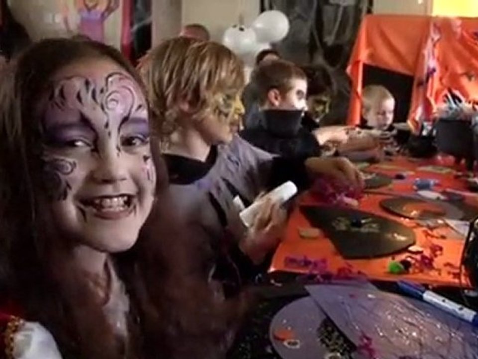 Jeff Brazier gives top Halloween tips at UK's first Ghoul School
