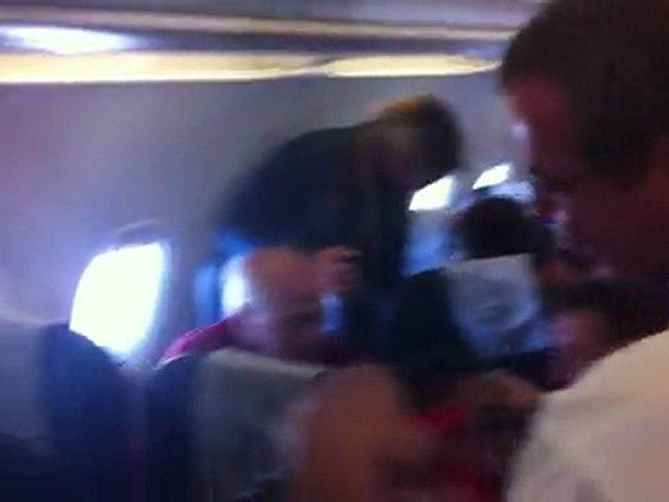 Το Sport24.gr στο αεροπλάνο με τον Ολυμπιακό για Ντόρτμουντ