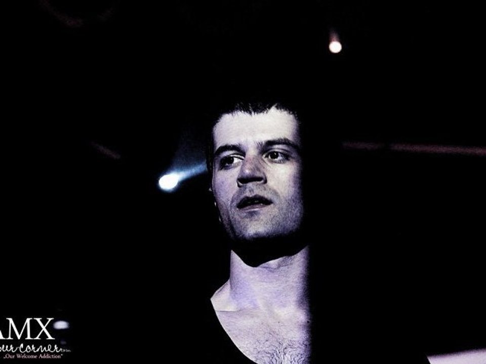 IAMX Paris Divan du Monde 05.10.2011 Fire And Whispers