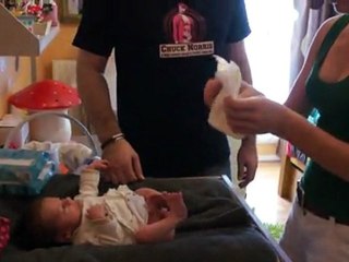 Léa change couche 2