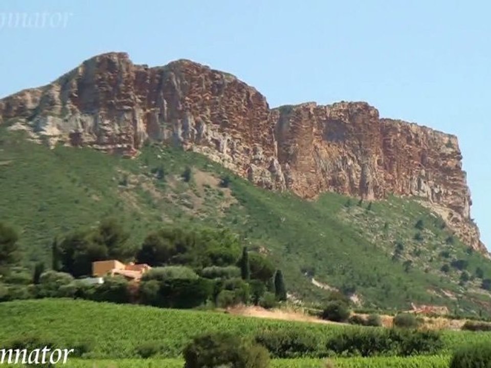 Cassis : le village, son port et ses environs.