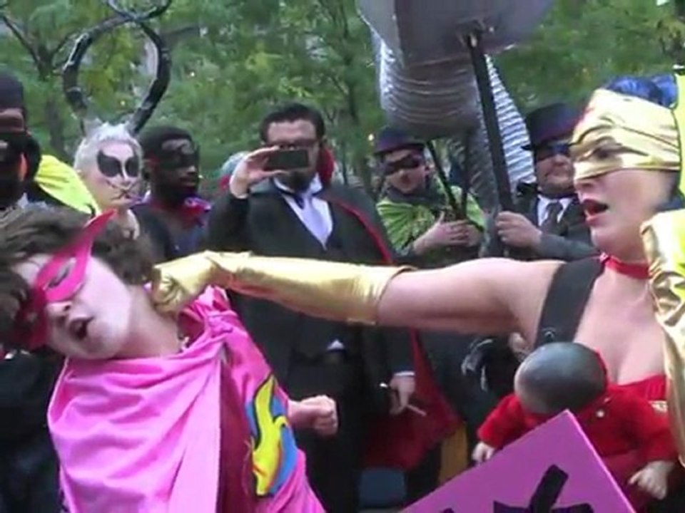 Superhelden schleudern Blitze gegen Wall Street